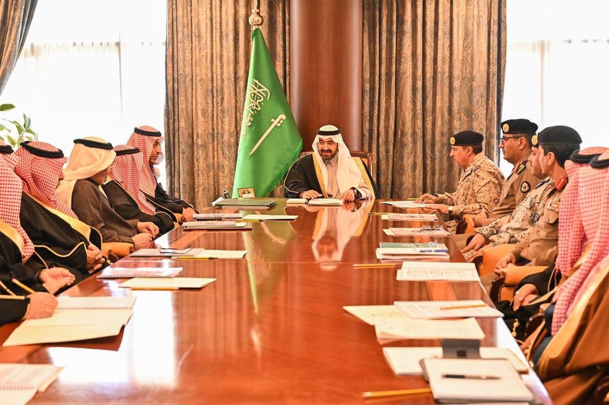 "خالد بن سعود" يترأس اجتماع لجنة الدفاع المدني الرئيسية بتبوك