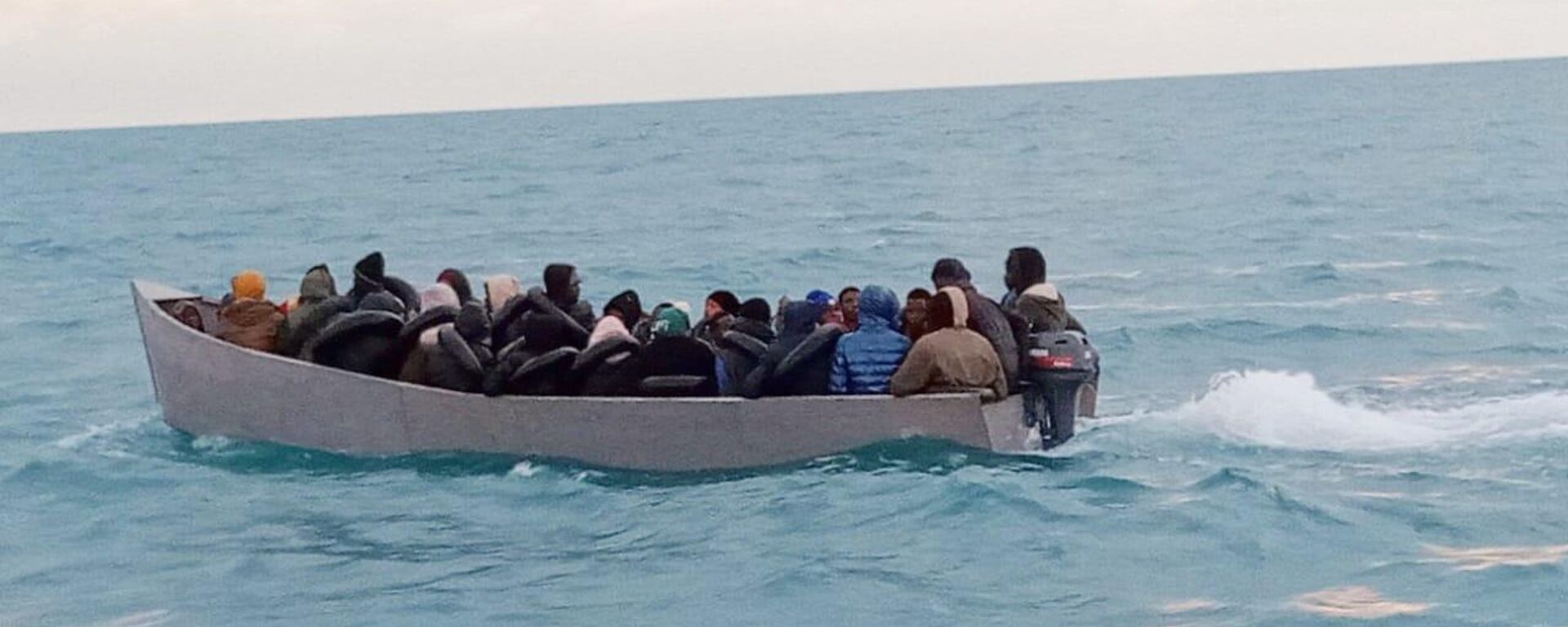 فقدوا في عرض البحر.. عائلات تونسية تطالب بالكشف عن مصير أبنائها.. فيديو وصور