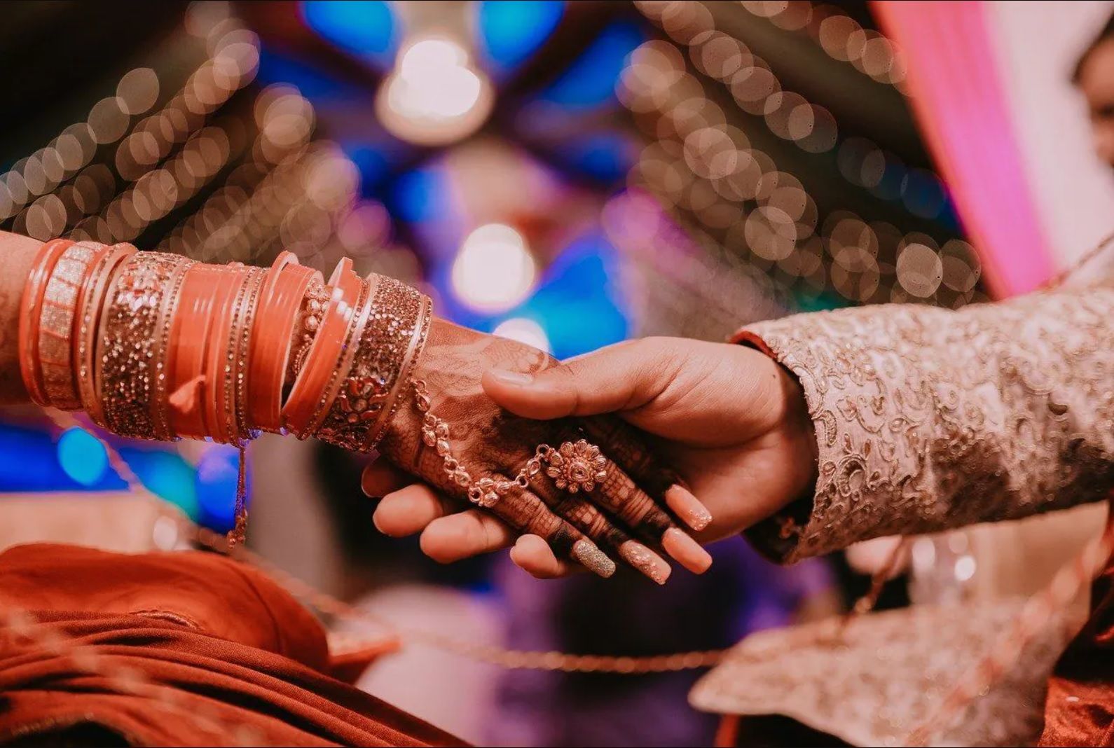 الامارات | حفل زفافٍ مزيف يثير الجدل .. والسلطات الهندية تتدخل في آخر لحظة