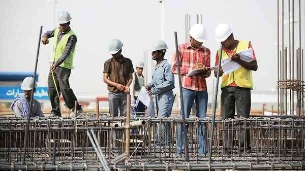 «الموارد البشرية»: 12.8 ألف منشأة مخالفة لاشتراطات العمل والصحة والسلامة المهنية