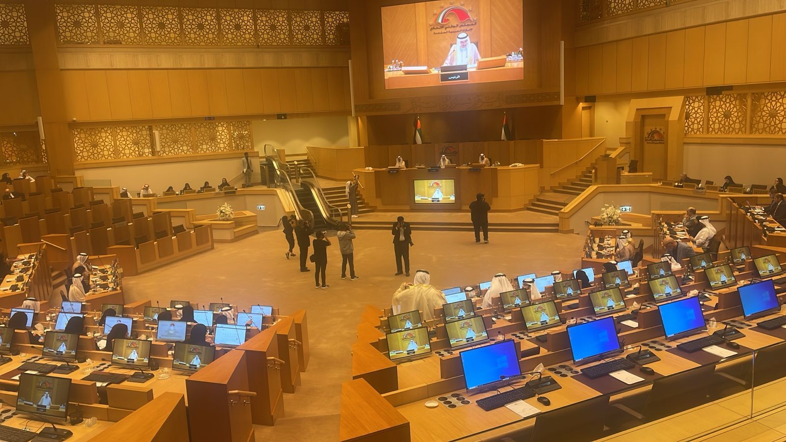 الامارات | ناقشها "الوطني" اليوم.. 12 توصية برلمانية تضمن "تعزيز مشاركة المواطنين في القطاع الصحي" بالدولة