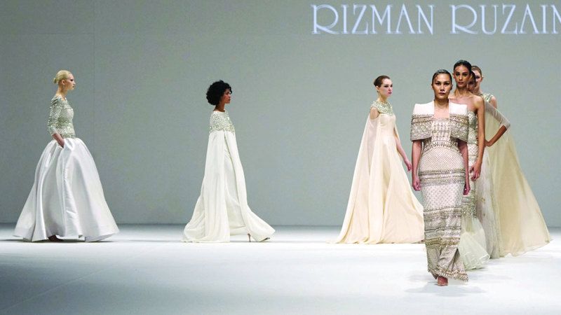 الامارات | أسبوع دبي للموضة ينطلق بلمعان جذاب