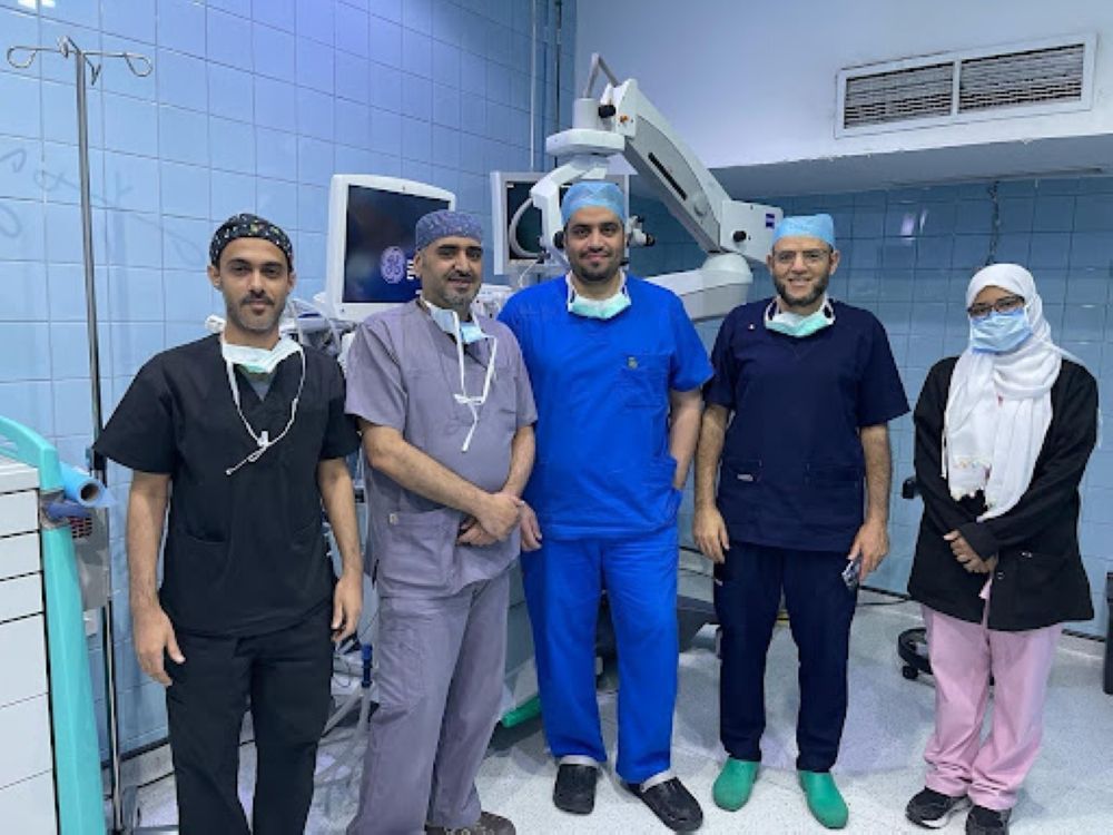 "عيون جدة" ينقذ مريضة بزراعة أول بطانة قرنية بتقنية "DMEK"