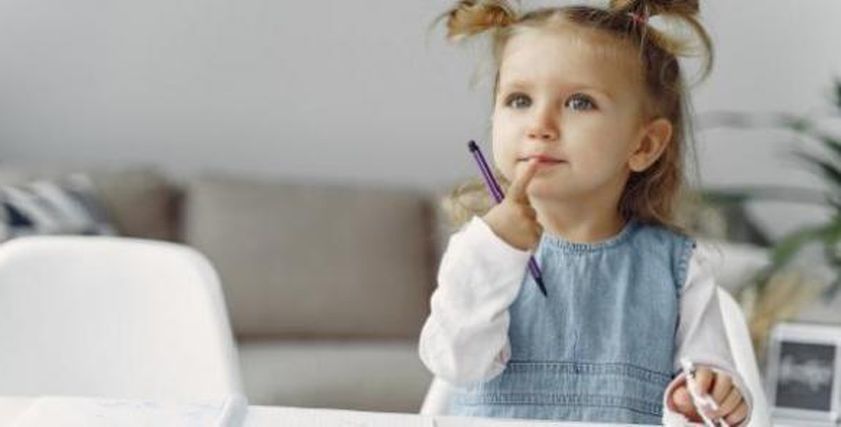 كيف تعلمين طفلك النطق والتحدث سريعا؟.. الحل في 5 خطوات