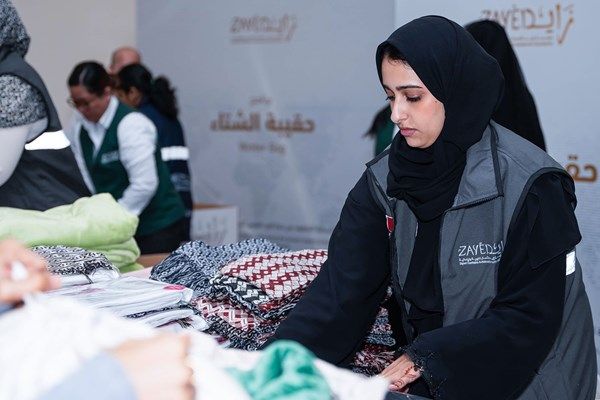 «زايد الإنسانية» تسيِّر 20 ألف حقيبة شتوية إلى 13 دولة حول العالم