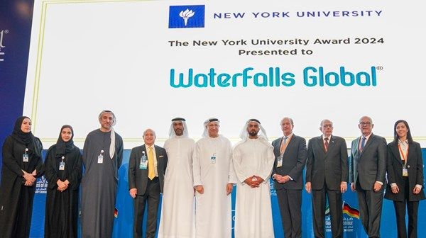 سيف بن زايد يزور مؤتمر ومعرض "إيدك دبي" لطب الأسنان