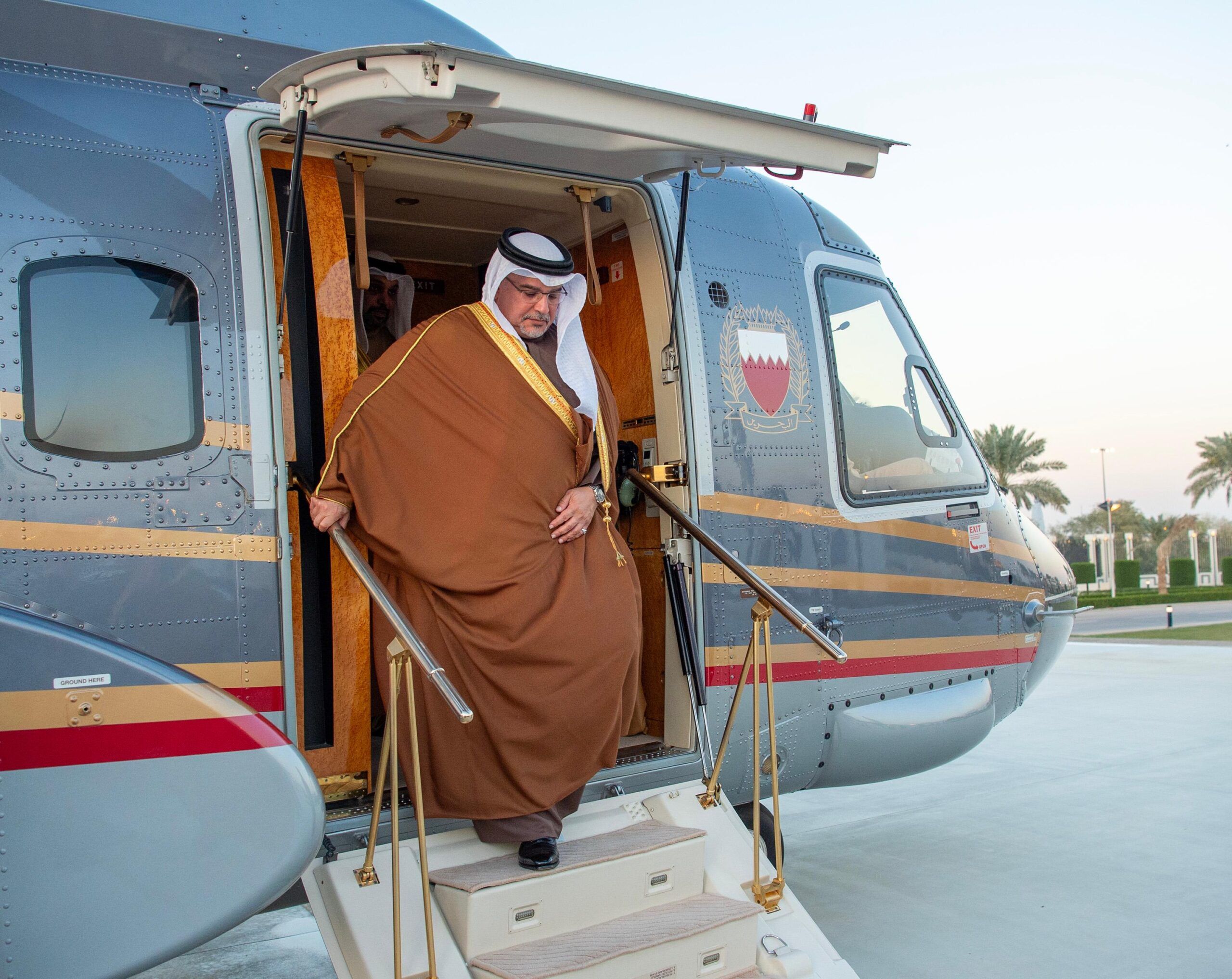 السعودية | ولي عهد مملكة البحرين يصل الرياض