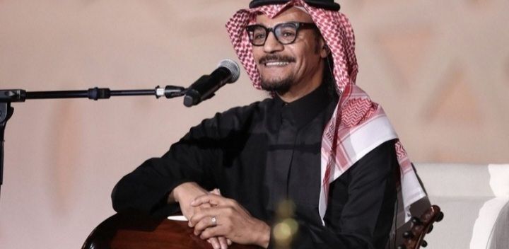 السعودية | رابح صقر .. يصدح بصوته على مسرح قرية “مهرجان خادم الحرمين الشريفين للهجن”
