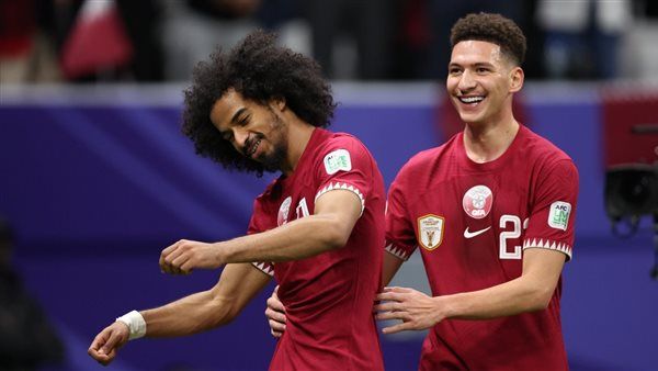 منتخب قطر يضرب إيران بثنائية في الشوط الأول بنصف نهائي كأس آسيا