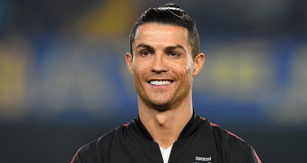 هكذا احتفل كريستيانو رونالدو بعيد ميلاده الـ 39 مع عائلته في السعودية - بالصور