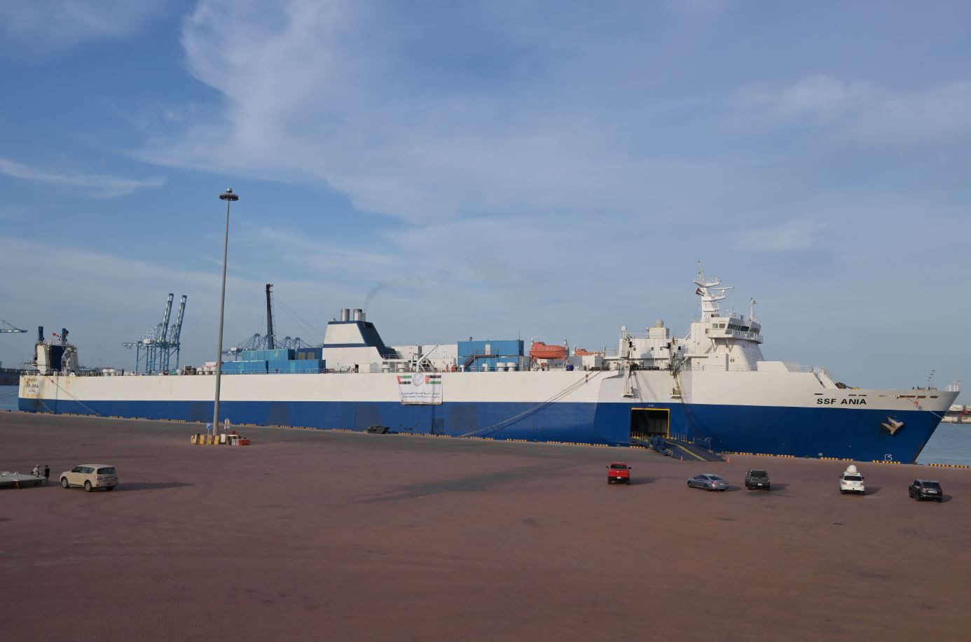 الخليج اليوم .. الإمارات.. إبحار مستشفى عائم متكامل لتقديم الدعم الطبي اللازم إلى الأشقاء الفلسطينيين