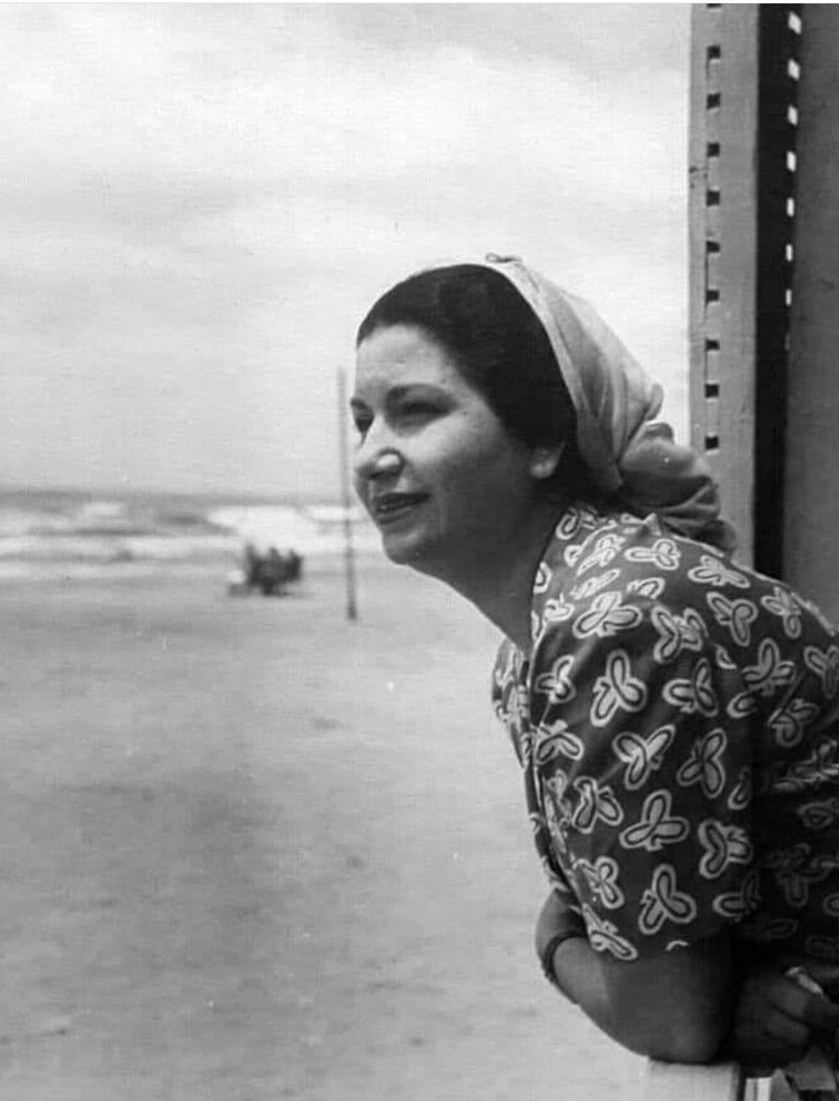 الامارات | من هي الفلسطينية "أم فؤاد" التي أطلقت على أم كلثوم لقب "كوكب الشرق".. ولماذ منع القصر الملكي زواجها