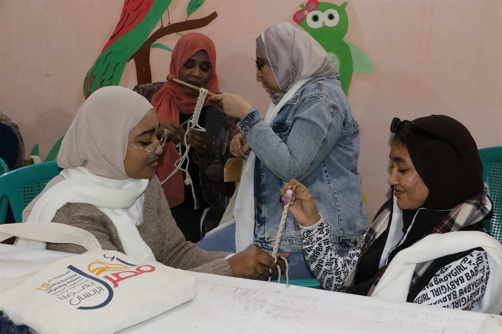 "أهل مصر".. ورش متنوعة في ملتقى فتيات المحافظات الحدودية بالوادي الجديد