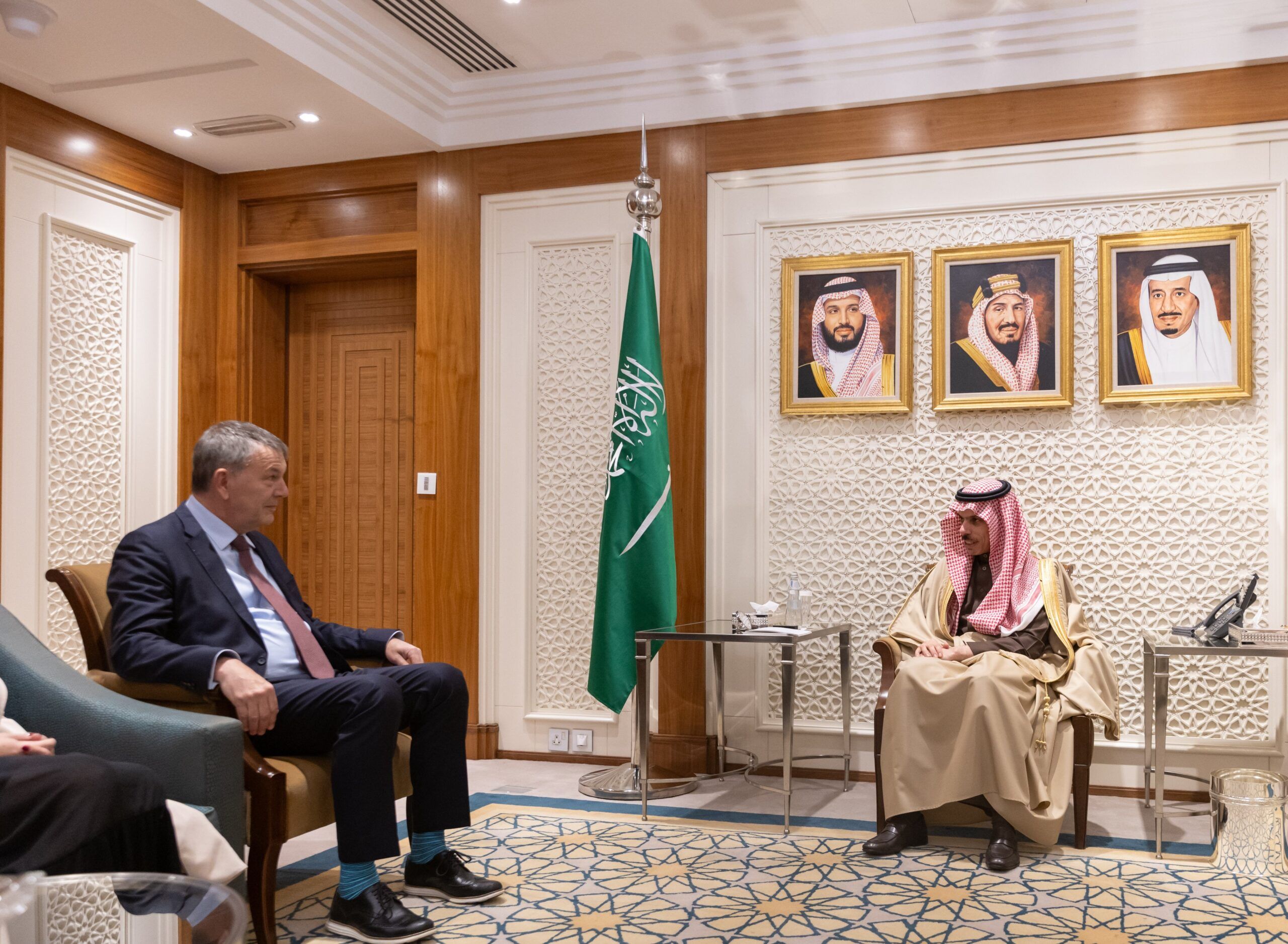 السعودية | وزير الخارجية يستقبل المفوض العام لوكالة “الأونروا”