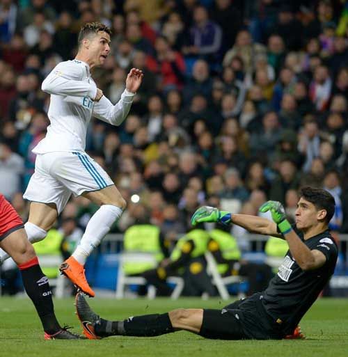 رونالدو يفشل في فك شفرة بونو