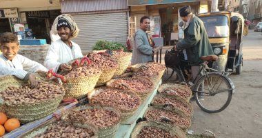سكوتى وشامية وبرتمودى.. بلح شهر رمضان يظهر فى أسواق وشوادر الأقصر (صور)