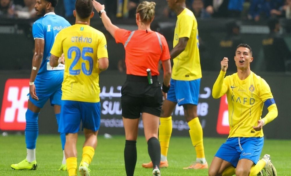 مطالبات بترحيله.. ضجة في السعودية بسبب واقعة رونالدو «المشينة» تجاه جماهير الهلال