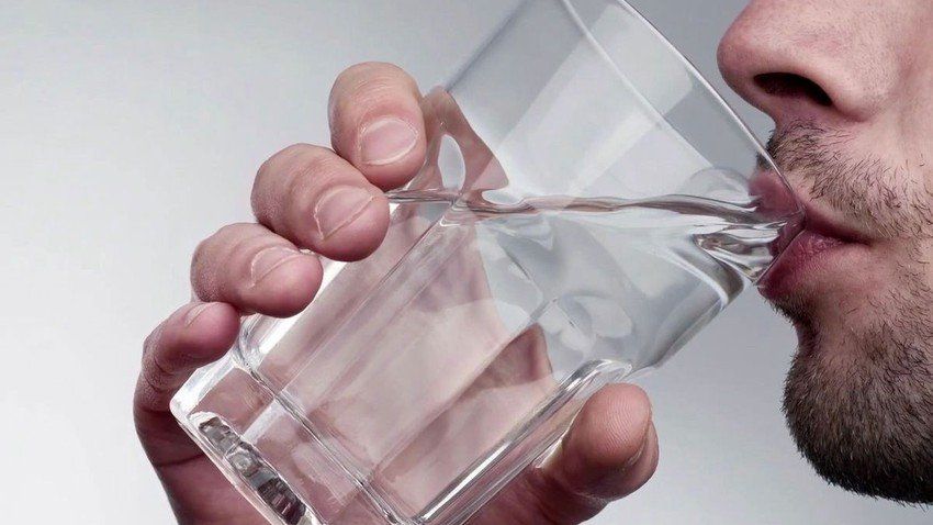 "السكري الكاذب" وأمراض خطيرة.. لماذا يشعر البعض بالعطش الدائم؟!