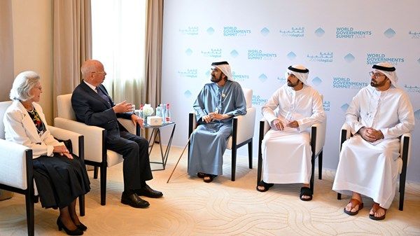 محمد بن راشد يلتقي مؤسس ورئيس «منتدى دافوس»