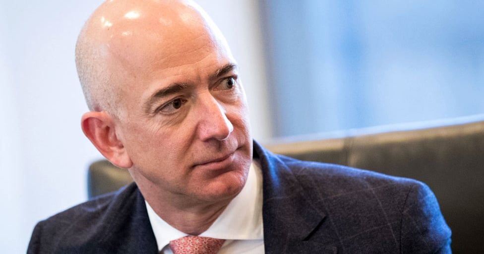 وثيقة لسوق المال الأمريكية: "جيف بيزوس" باع أسهماً في "أمازون" بقيمة مليارَي دولار