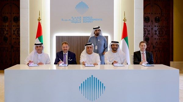 محمد بن راشد يشهد توقيع اتفاقية إطلاق خدمة التاكسي الجوي في دبي