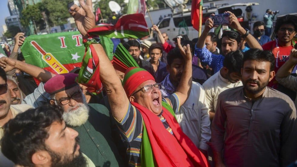 صدامات بين الشرطة الباكستانية وأنصار "خان" المحتجين على نتائج الانتخابات