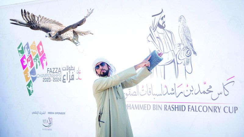 الامارات | «كأس محمد بن راشد لسباقات الصقور».. الطيور في سرعاتها القصوى