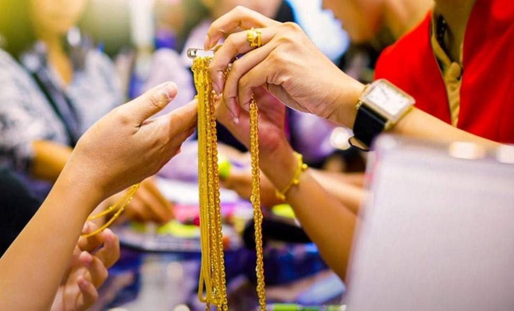 انخفاض في سعر الذهب مع بداية التعاملات