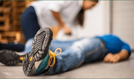 ضع قطعة ناعمة تحت الرأس.. "طرق التعامل مع الصرع وأعراضه" تُبَلورها "الصحة"