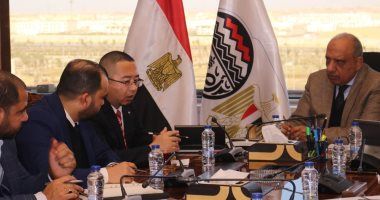 ‬ وزير قطاع الأعمال العام يبحث مع "جوشى" الصينية العوائد الاقتصادية لخام "الكاولين"