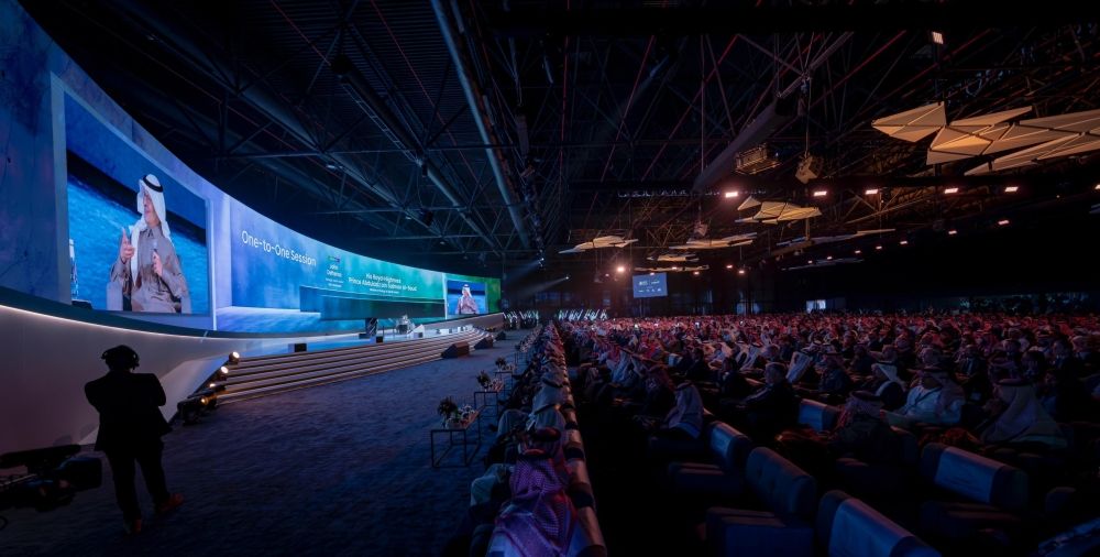 الأمير عبدالعزيز بن سلمان: الطاقة الحقيقية للسعودية شعبها