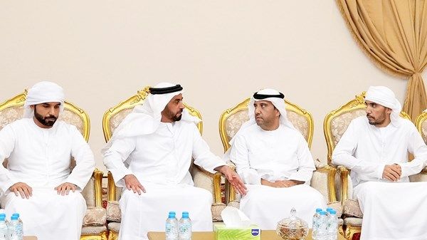 سيف بن زايد يقدم واجب العزاء في شهيد الوطن سليمان الشحي