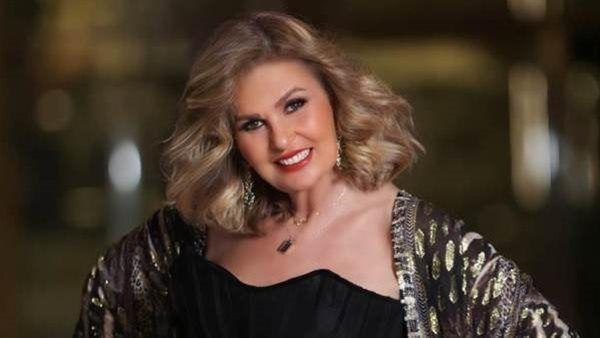 يسرا تفتح الأبواب المغلقة: اتحرمت من رؤية أمي سنة ونص