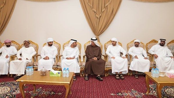 حاكم رأس الخيمة يقدّم واجب العزاء في شهيد الوطن سليمان الشحي