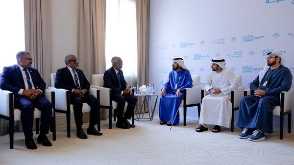 محمد بن راشد يلتقي رئيس جمهورية المالديف