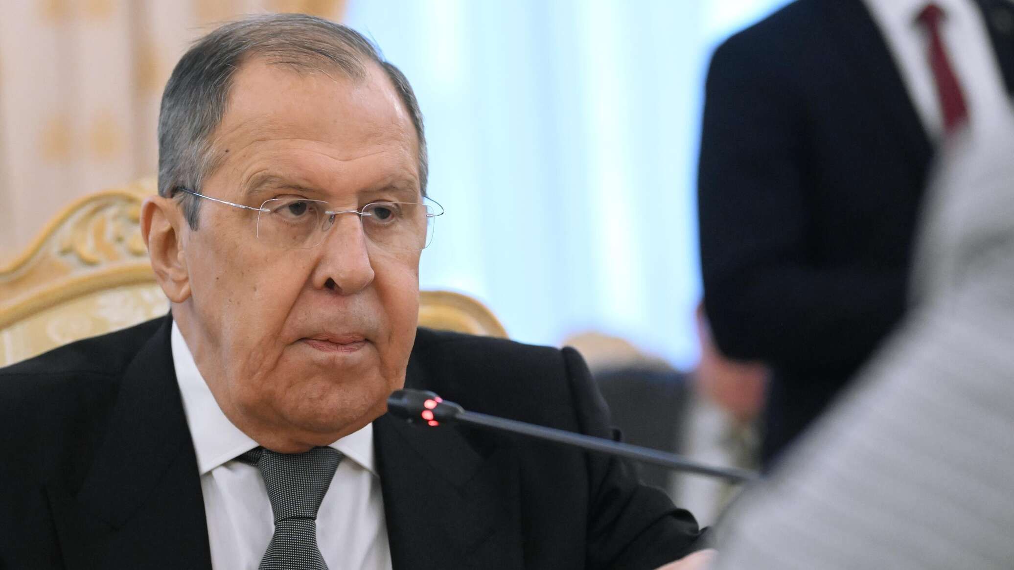 لافروف يكشف سبب تعليق عمل اللجنة الدستورية السورية