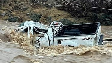 الخليج اليوم .. وقت المطر.. تعليم يُعلق والأرصاد تنبه والبعض "يستهتر"