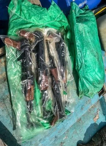 الخليج اليوم .. مصادر: إيران تهرّب أسلحة للحوثيين وواشنطن لا تكشف عن بعضها