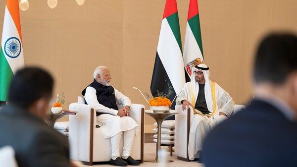محمد بن زايد يلتقي دولة ناريندرا مودي في أبوظبي