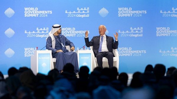 كلاوس شواب: العالم سيكون مختلفاً خلال 10 سنوات