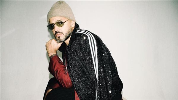 أبو يصدم جمهوره بعيد الحب بأغنية "كدابين"