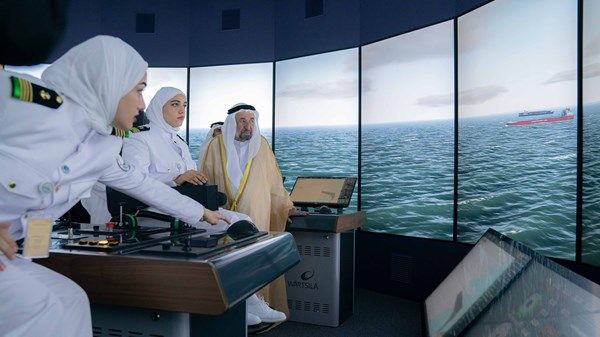 حاكم الشارقة يفتتح مجمع المحاكيات البحرية بأكاديمية الشارقة للنقل البحري