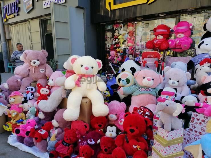 لو نسيت هدية عيد الحب.. 5 طرق بسيطة تنقذك من نكد حبيبتك