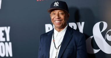 دعوى قضائية ضد راسل سيمونز بسبب الاعتداء والتحرش.. اعرف التفاصيل