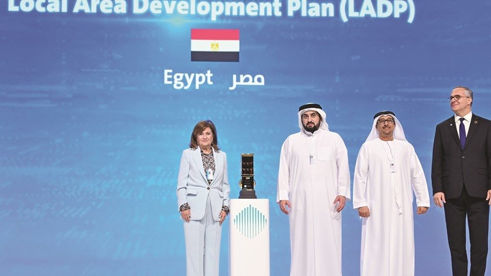 أحمد بن محمد يكرّم المشاريع الفائزة بجائزة دبي الدولية