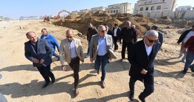 وزير الإسكان يتفقد مشروعات تطوير ورفع كفاءة محاور الطرق بمدينة القاهرة الجديدة