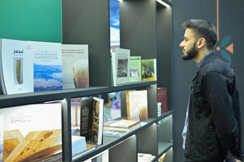 لغويون في جناح السعودية بمعرض نيودلهي للكتاب: العربية حاضرة