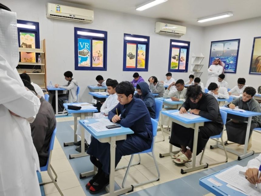 400 ألف طالب وطالبة يؤدون اختبارات نهاية الفصل الدراسي الثاني