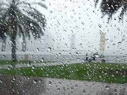 شاهد .. صاعقة رعدية تنهي حياة لاعب كرة قدم داخل الملعب ( فيديو صادم)