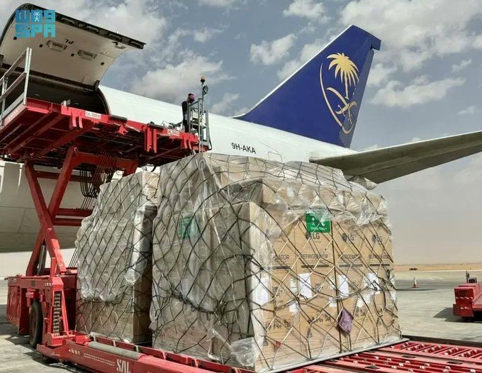 السعودية | مغادرة الطائرة الإغاثية السعودية الخامسة التي يسيرها مركز الملك سلمان للإغاثة تحمل مساعدات المملكة للشعب الأوكراني